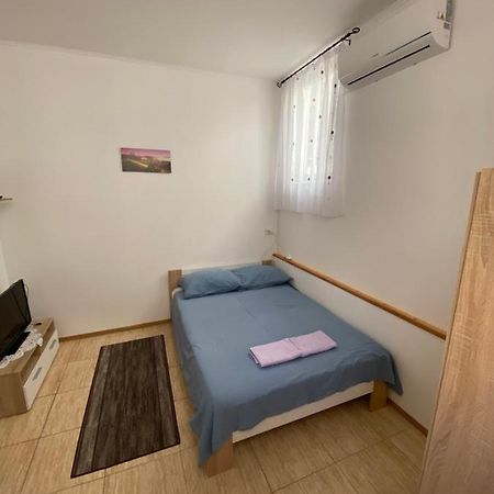 Apartament Studio-Apartman Aurora Pula Zewnętrze zdjęcie